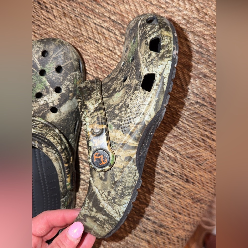 CROCS Kids Camouflage Sandals - Green and Black - Picture 2 of 4